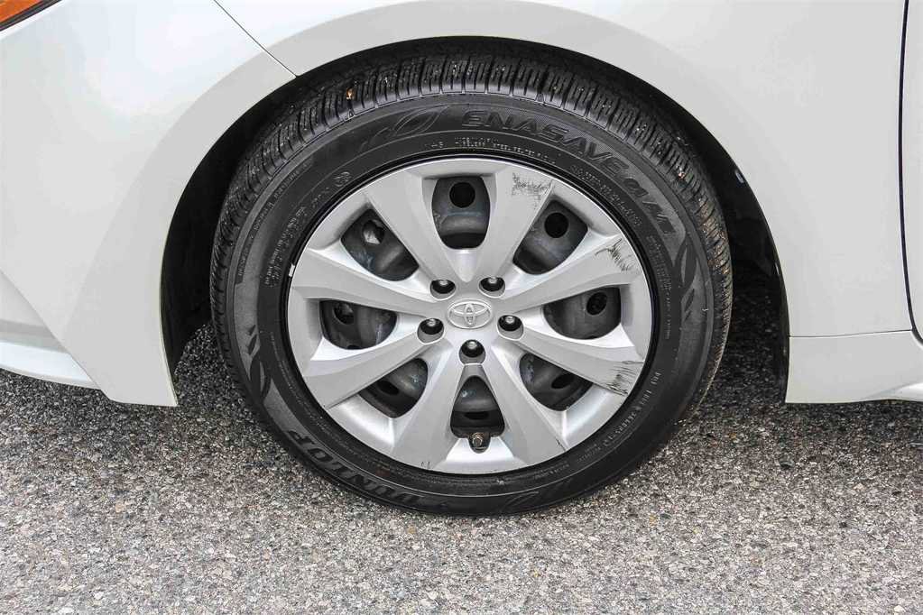 Used 2021 Toyota Corolla LE w/ Carpet Mat Package (TMS) image 7