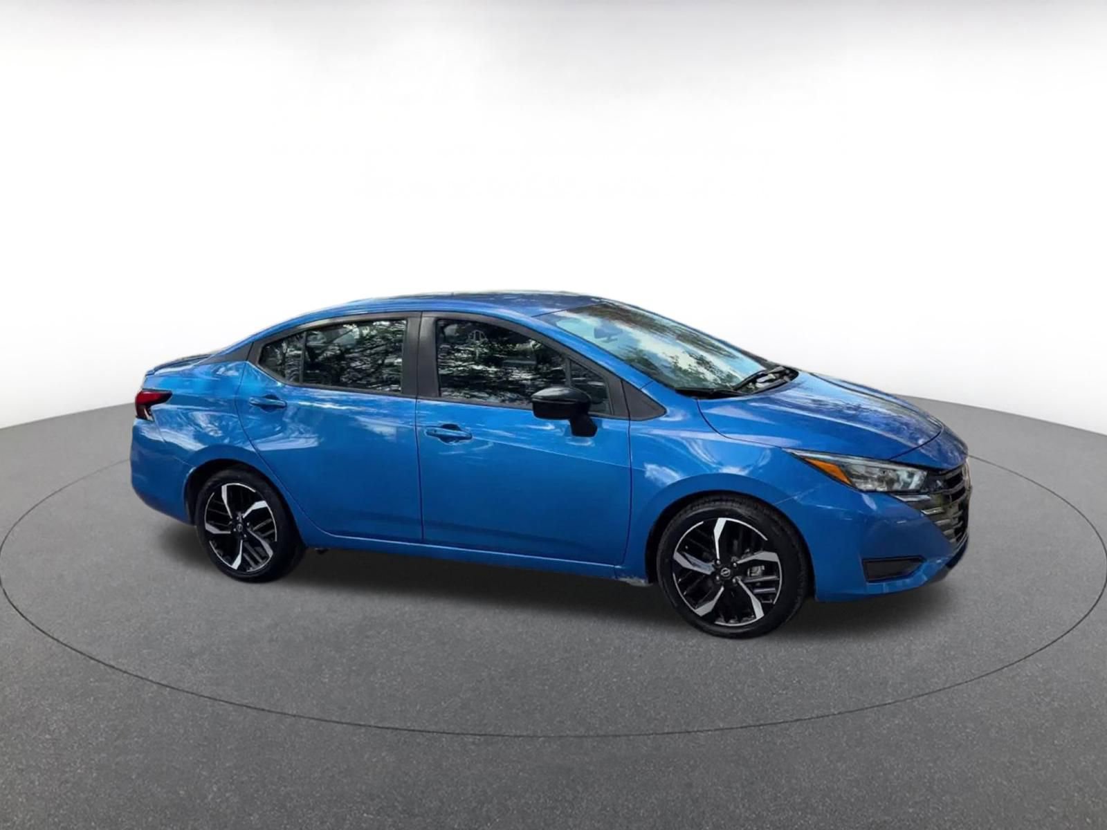 Used 2024 Nissan Versa SR video 2