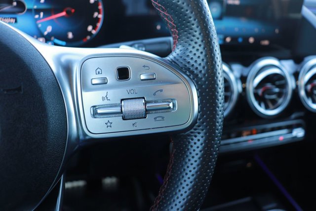 Used 2023 Mercedes-Benz GLA 250 image 20