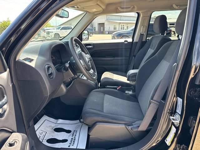 Used 2017 Jeep Patriot Sport w/ Power Value Group FWD image 14