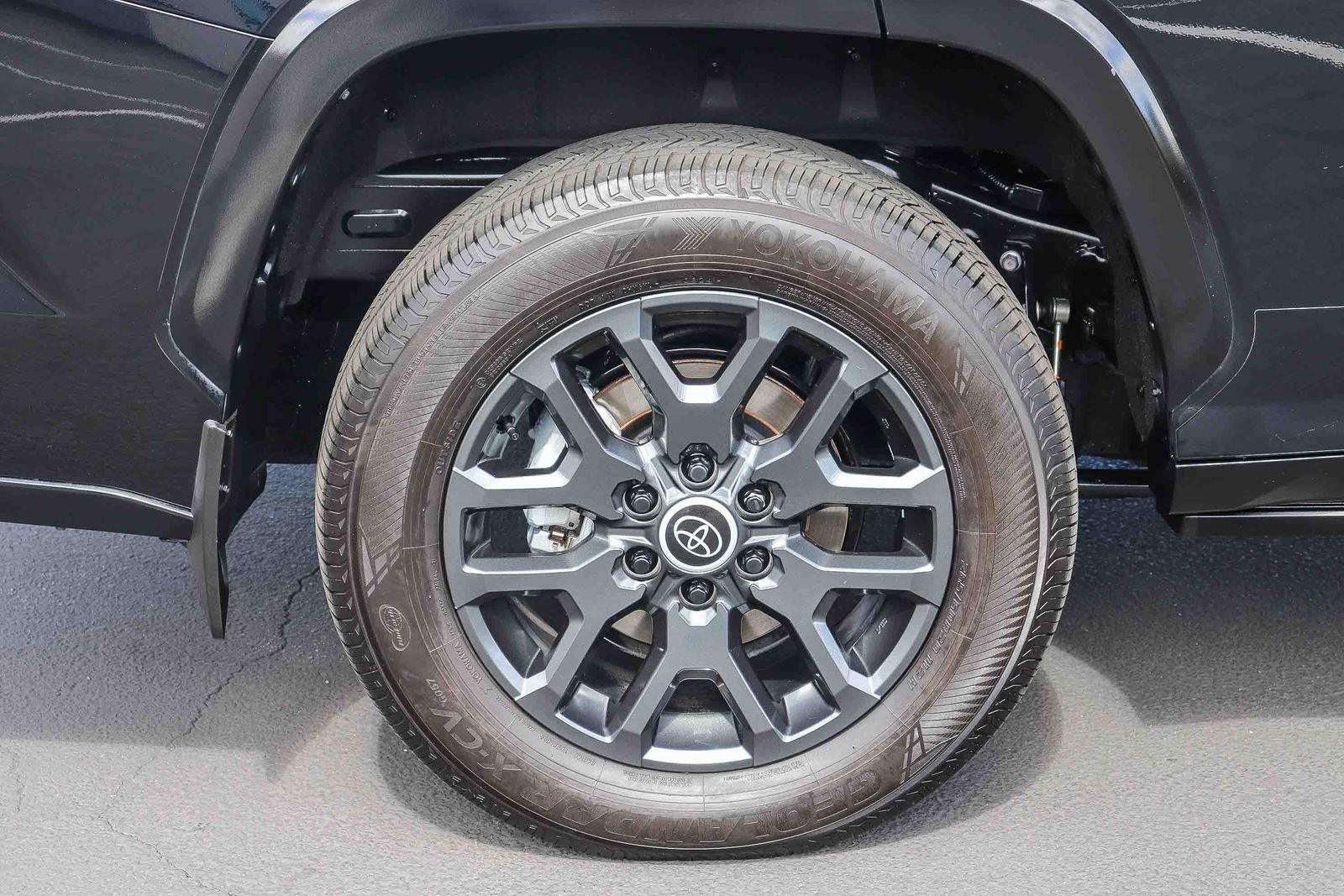 Certified 2024 Toyota Sequoia Platinum AWD/4WD image 9