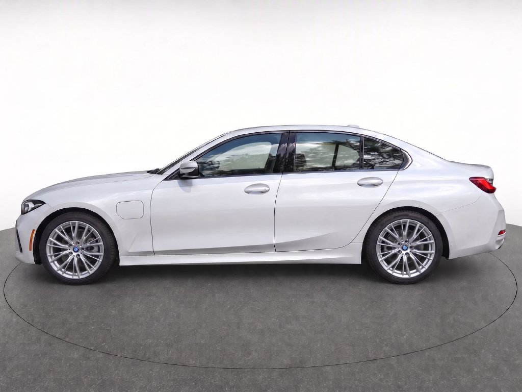 Used 2024 BMW 330e xDrive AWD/4WD image 8