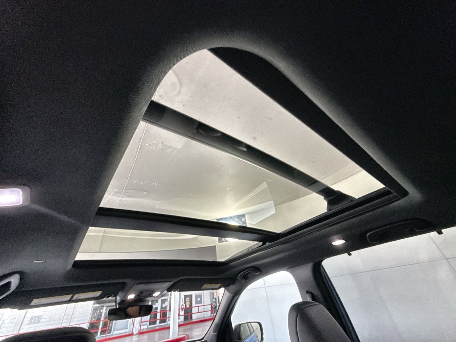 Used 2025 Honda Pilot TrailSport image 24