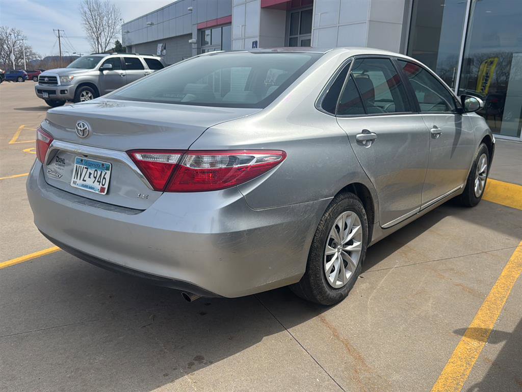 Used 2016 Toyota Camry LE FWD image 7