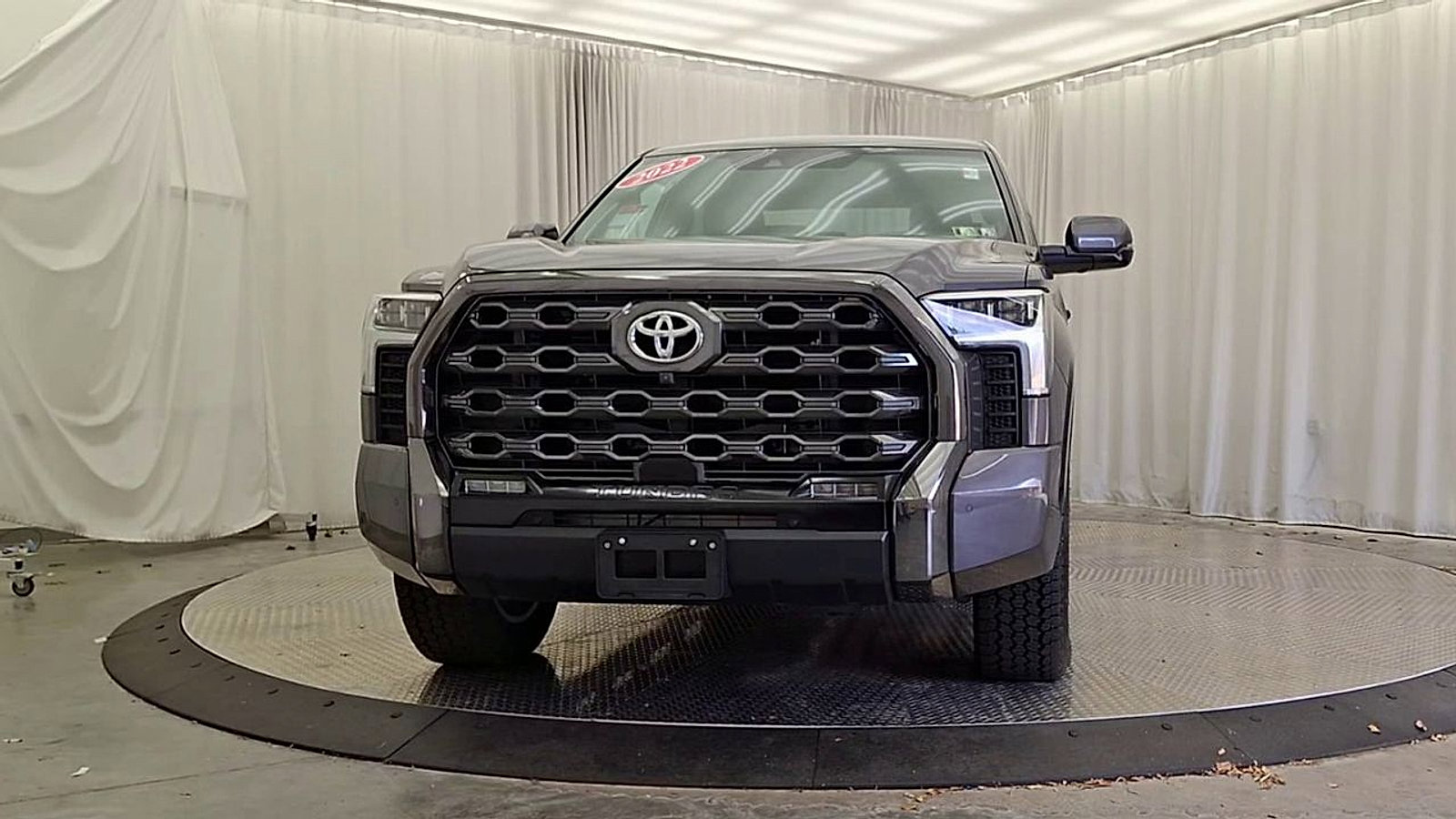 Used 2022 Toyota Tundra Platinum image 4