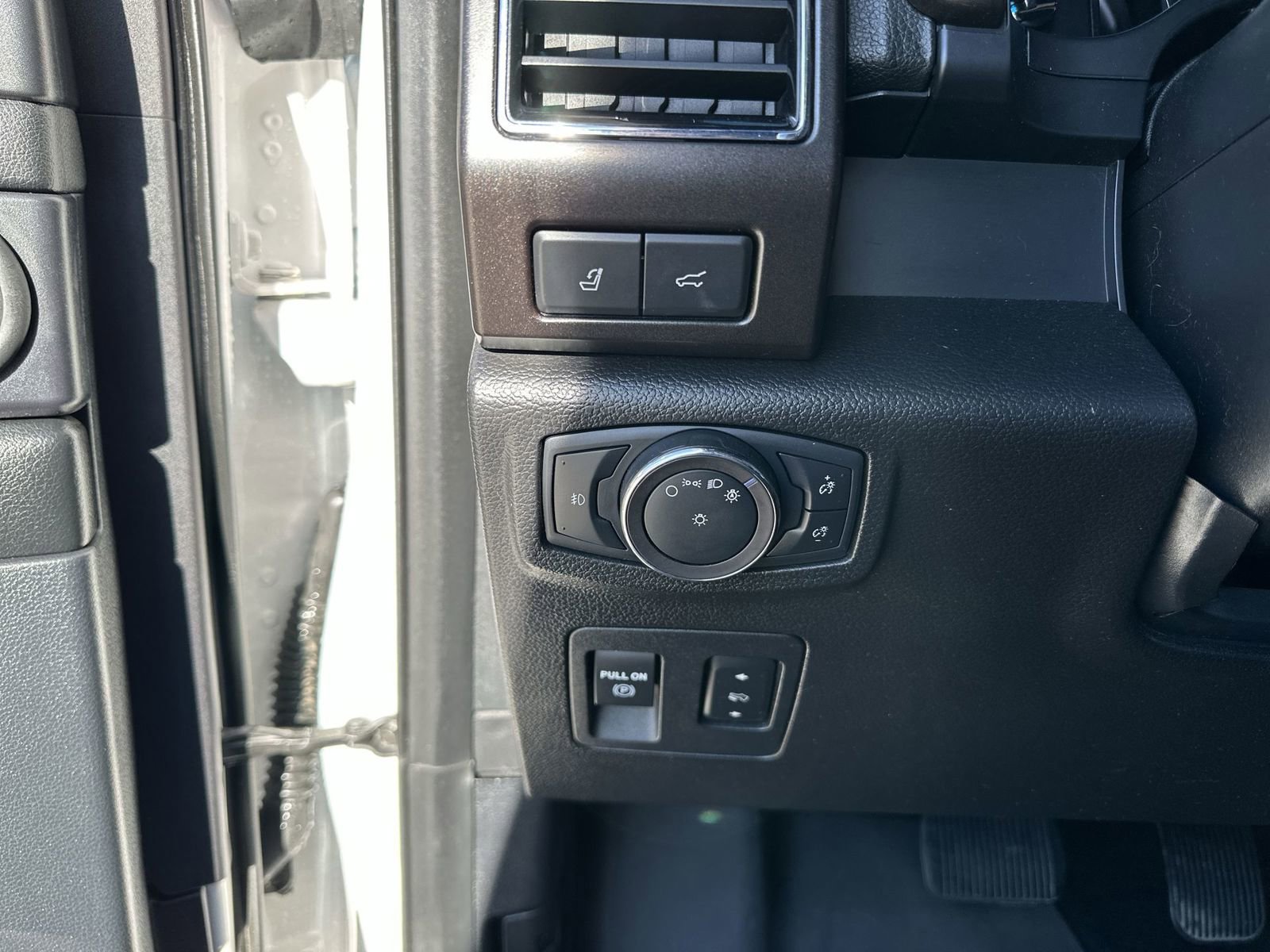 Used 2019 Ford Expedition Max Limited w/ Equipment Group 303A AWD/4WD image 18