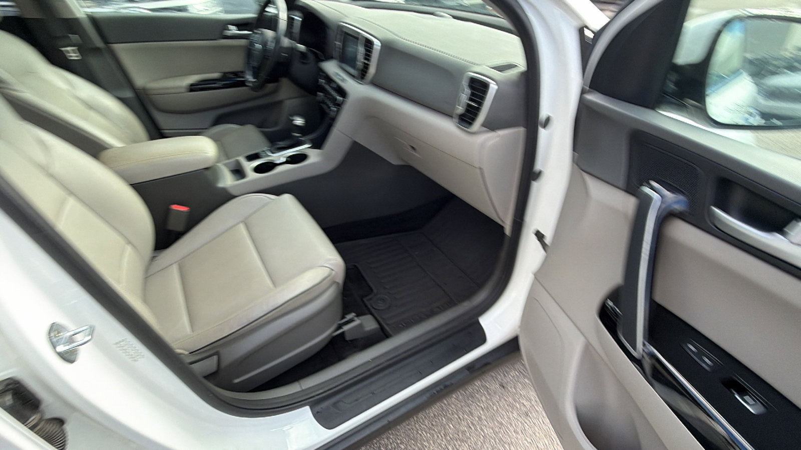 Used 2018 Kia Sportage EX image 20