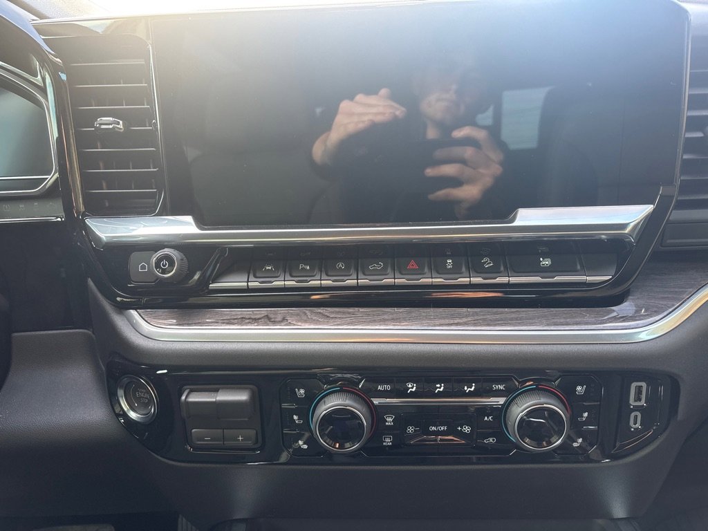 Used 2025 Chevrolet Silverado 1500 LTZ w/ LTZ Premium Package image 20