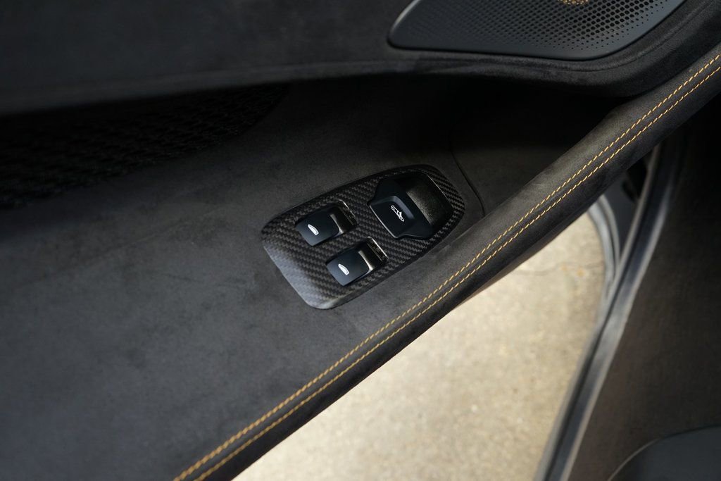 Used 2019 McLaren 600LT image 31