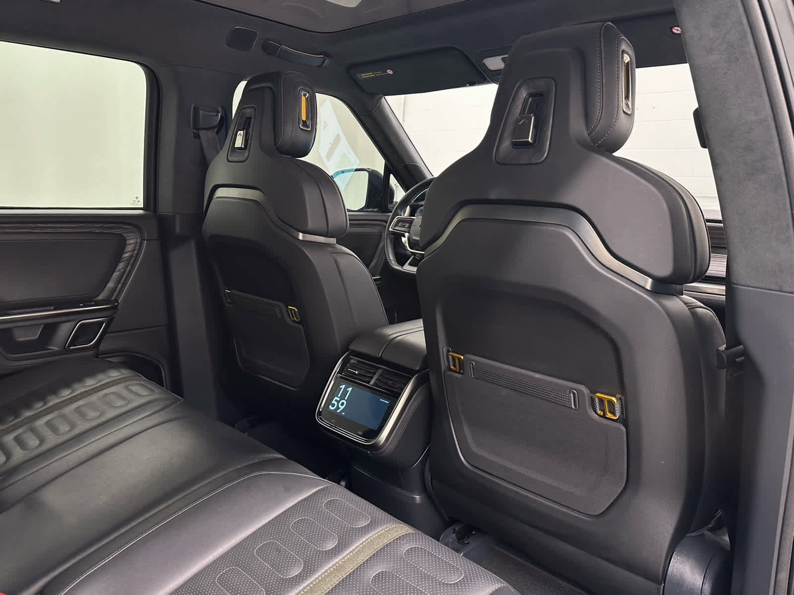 Used 2022 Rivian R1T Adventure image 20