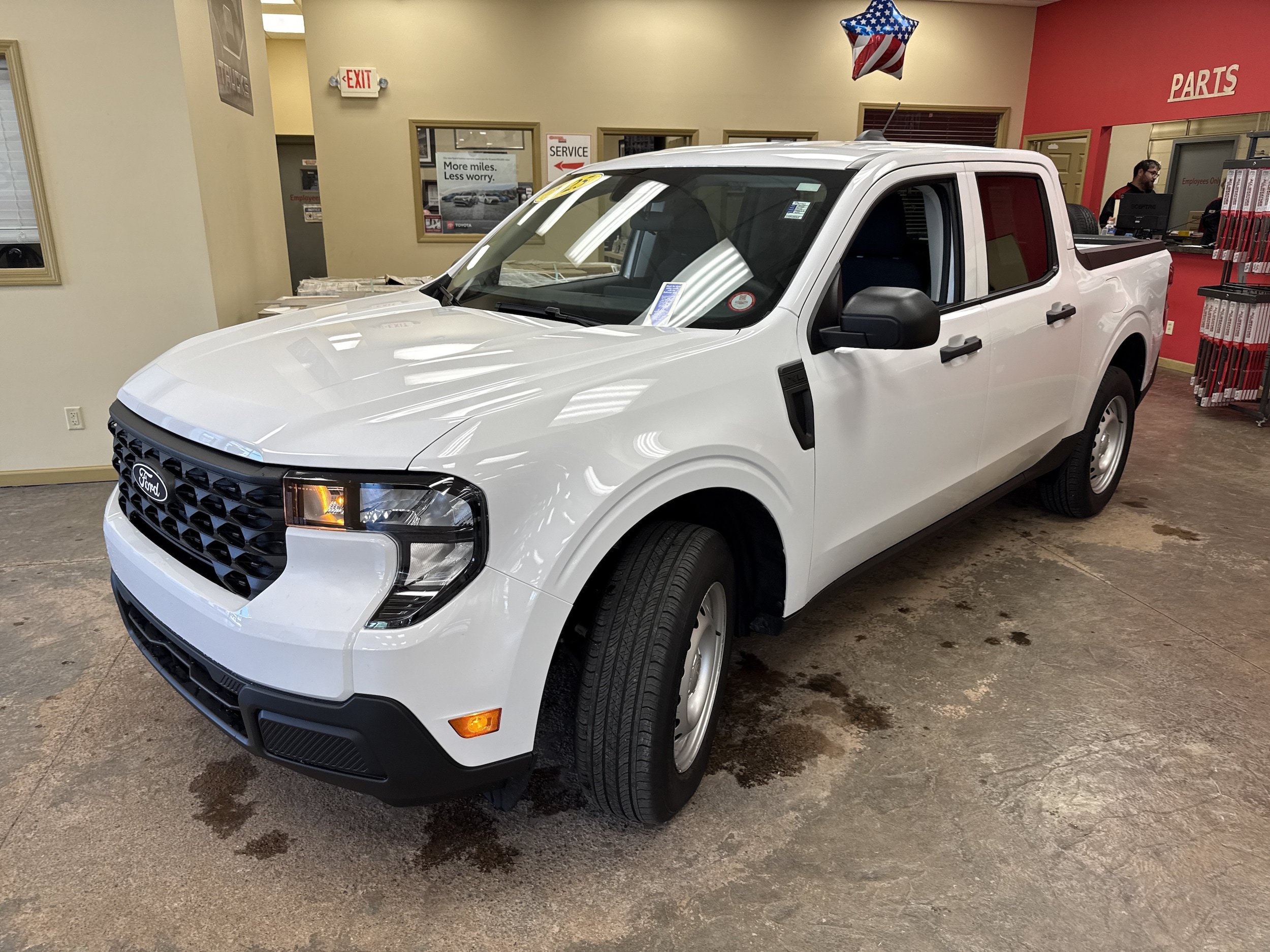 Used 2025 Ford Maverick XL w/ Equipment Group 102A AWD/4WD image 3