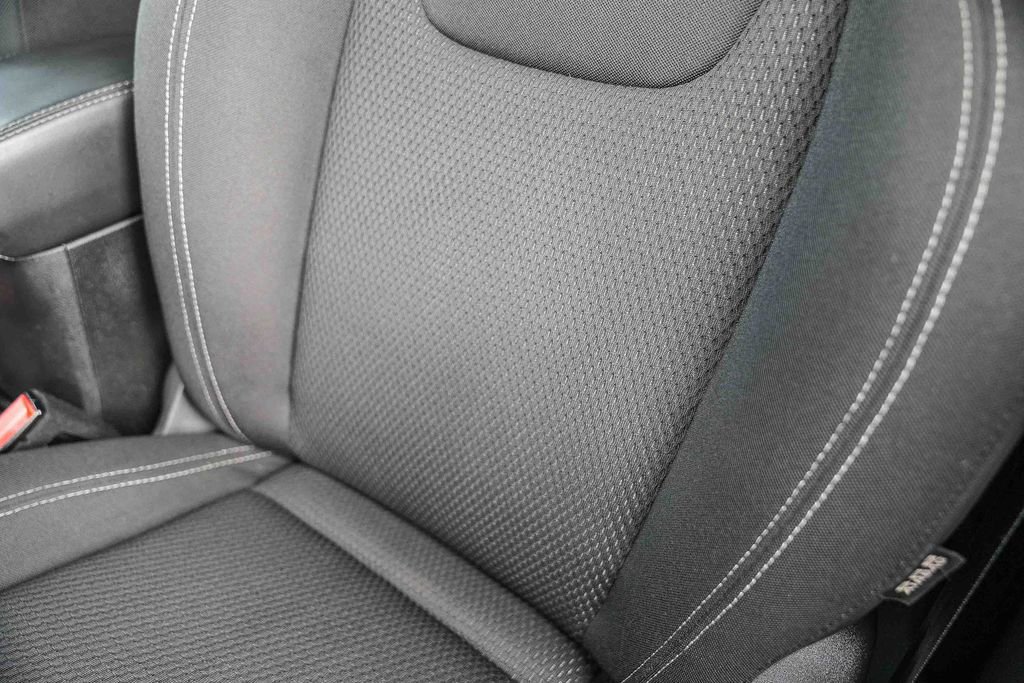 Used 2023 Jeep Renegade Altitude image 28