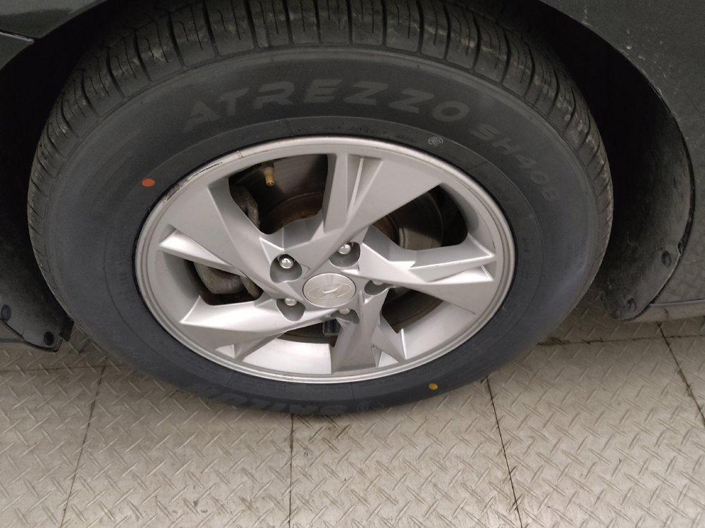 Used 2021 Hyundai Elantra SE w/ Cargo Package image 31