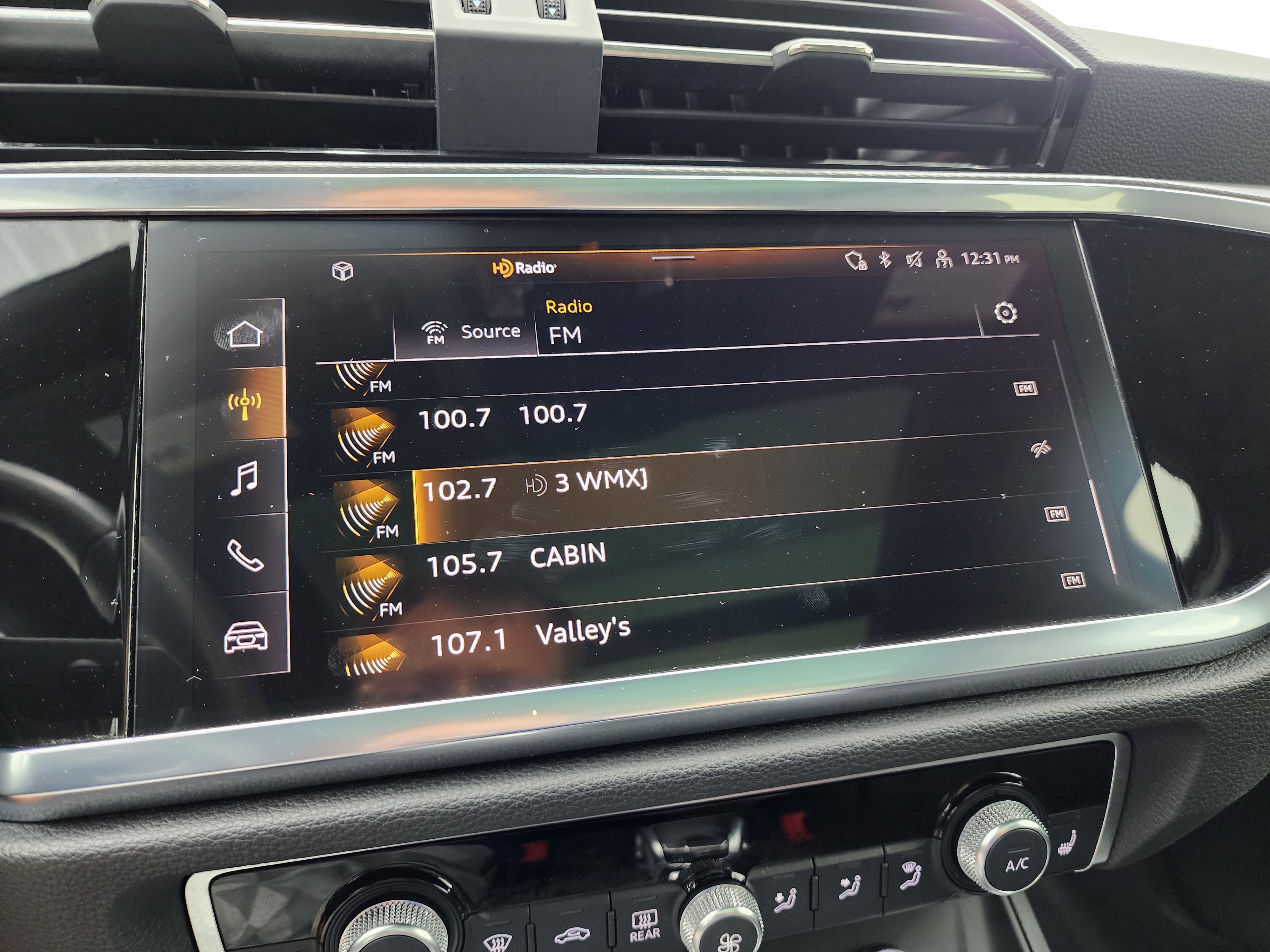 Used 2024 Audi Q3 2.0T Premium image 46