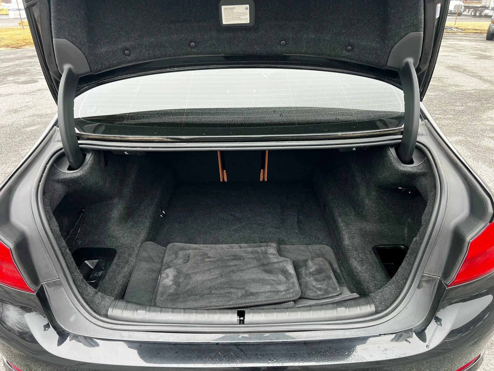 Used 2018 BMW 530i xDrive w/ Premium Package image 7