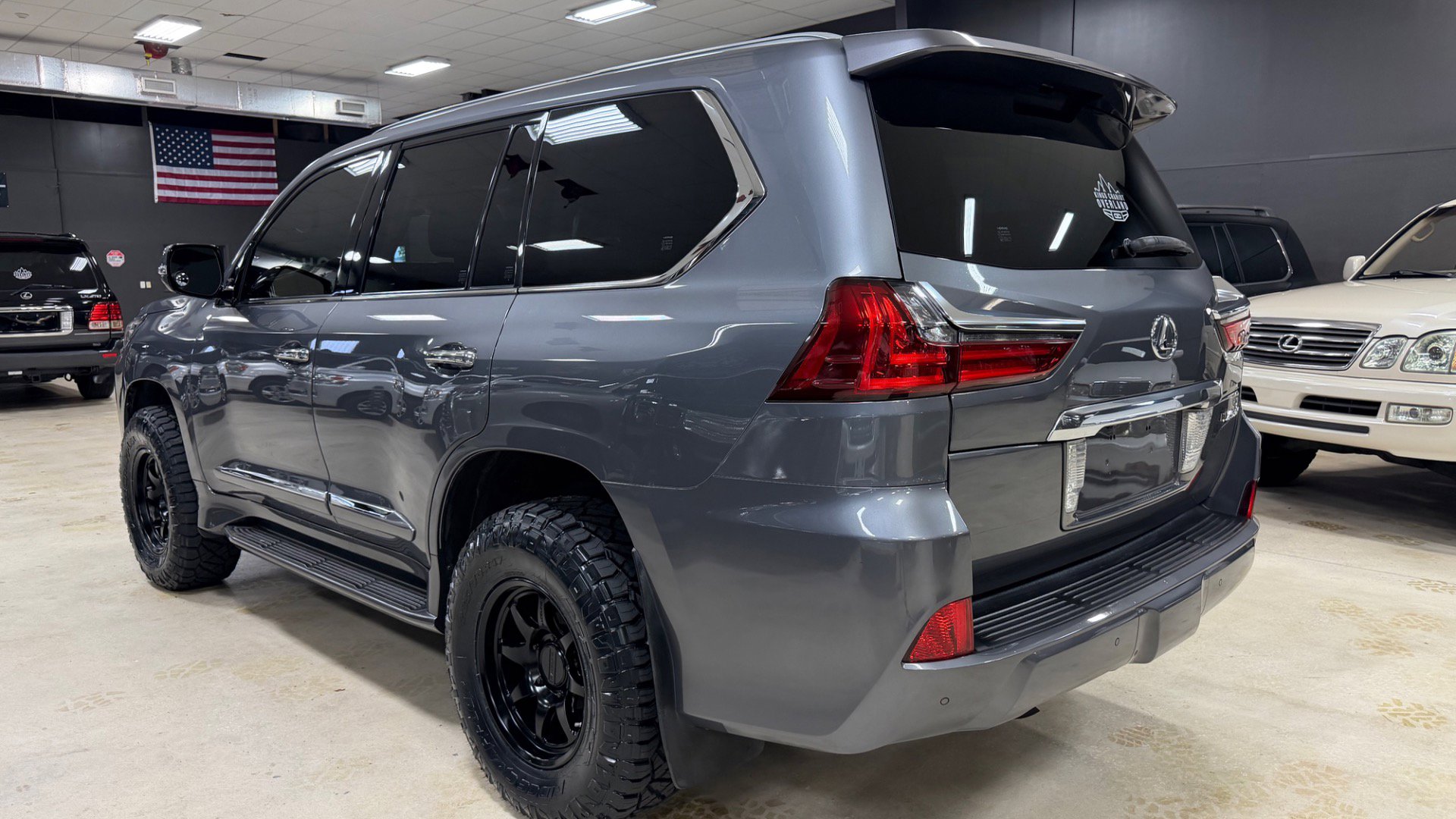 Used 2016 Lexus LX 570 4WD image 12