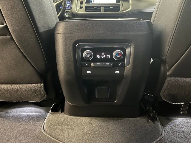 Used 2022 Chevrolet Tahoe Z71 image 25