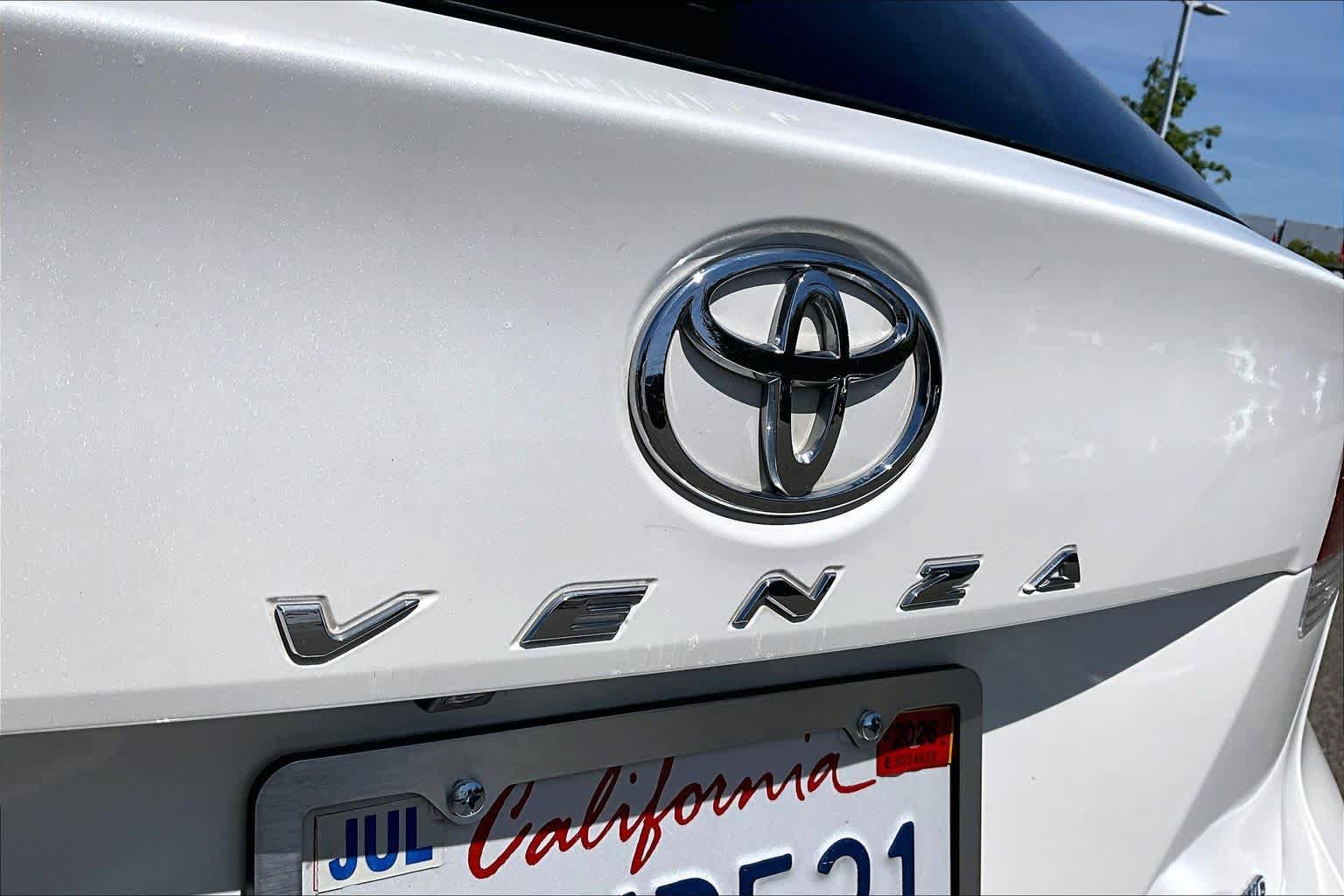 Used 2011 Toyota Venza AWD w/ Premium Pkg #2 image 30