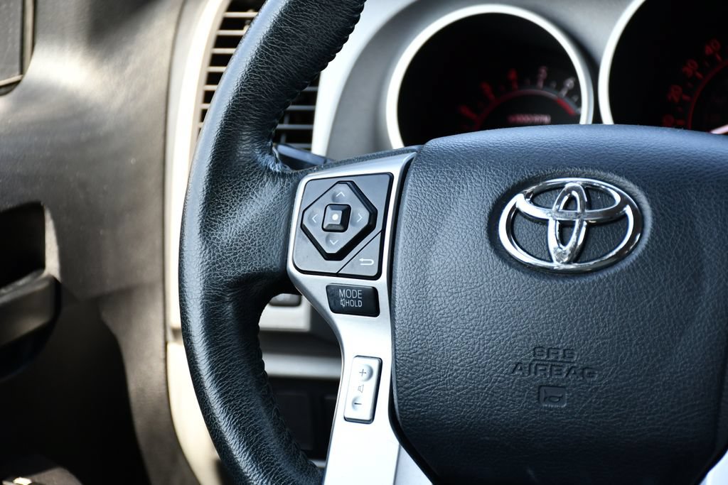 Used 2016 Toyota Sequoia SR5 AWD/4WD image 26