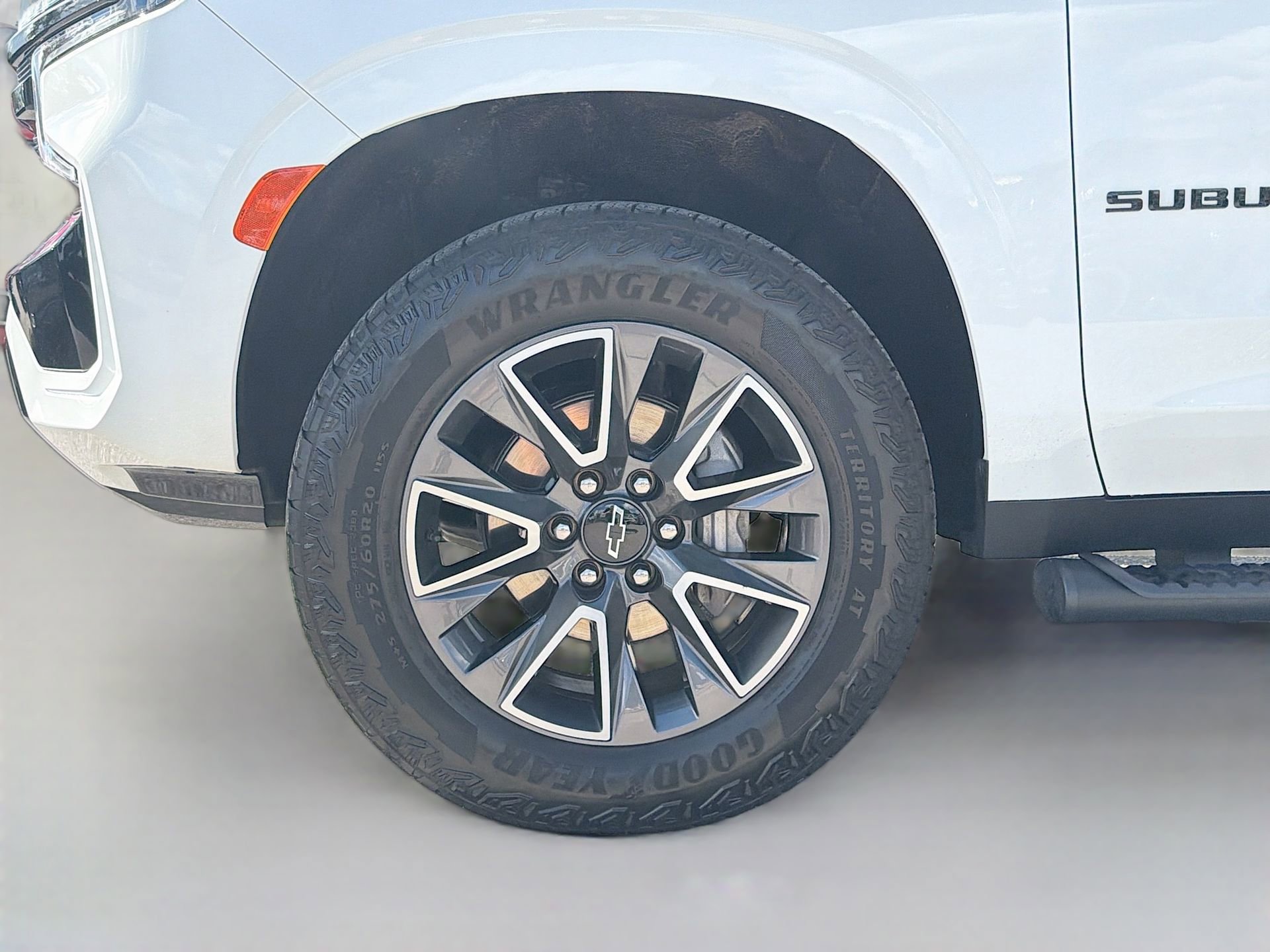 Used 2024 Chevrolet Suburban Z71 w/ Luxury Package image 46