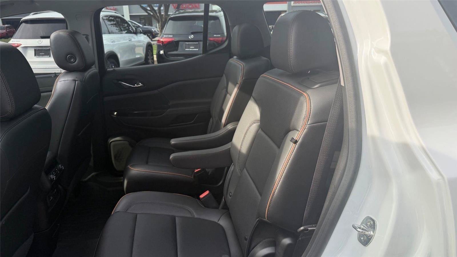 Used 2023 GMC Acadia AT4 w/ Technology Package AWD/4WD image 24