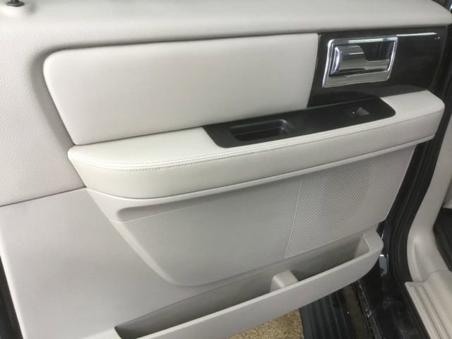 Used 2015 Lincoln Navigator L 4WD image 9