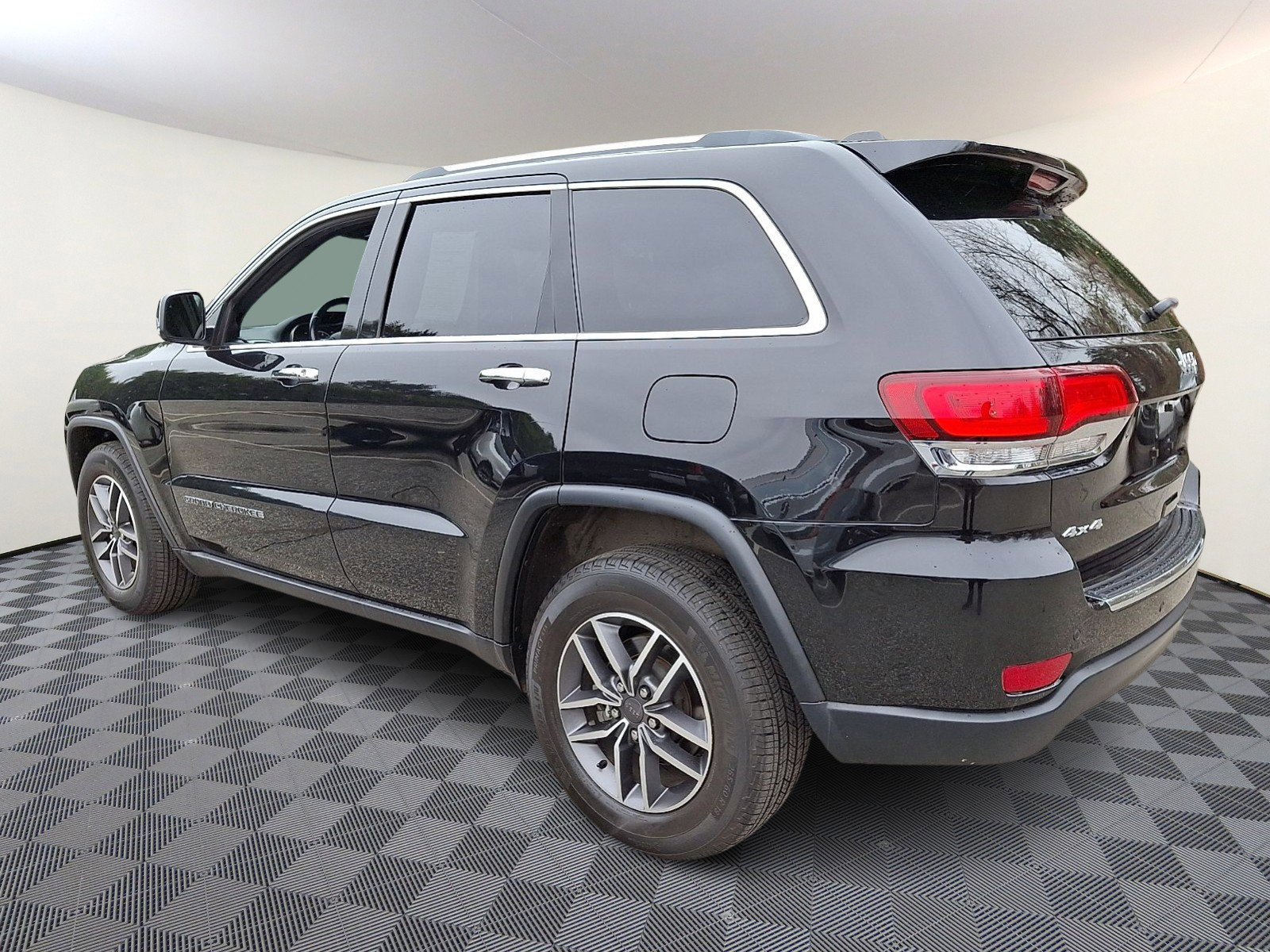 Used 2021 Jeep Grand Cherokee Limited AWD/4WD image 4