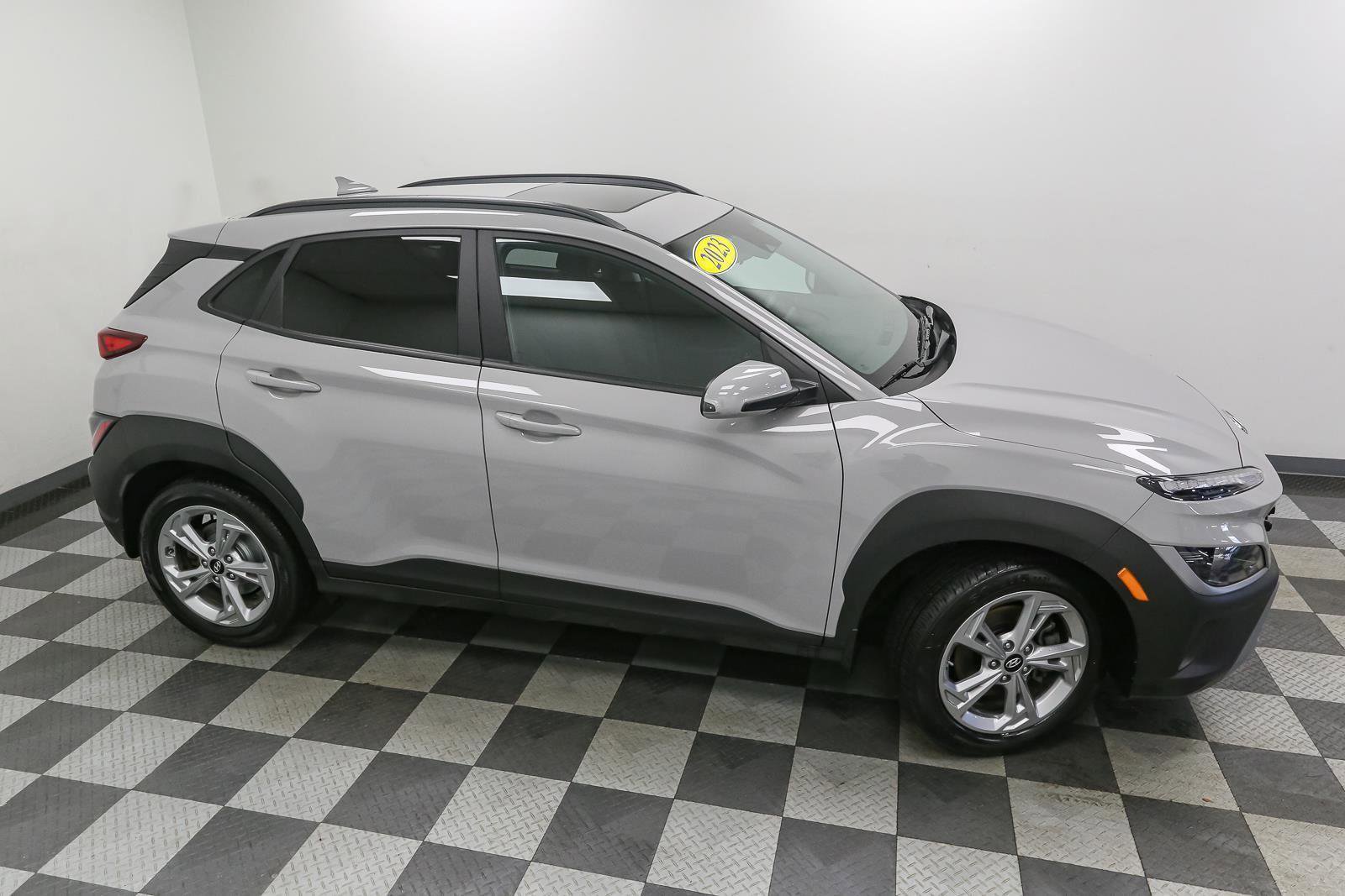 Used 2023 Hyundai Kona SEL w/ Convenience Package image 5