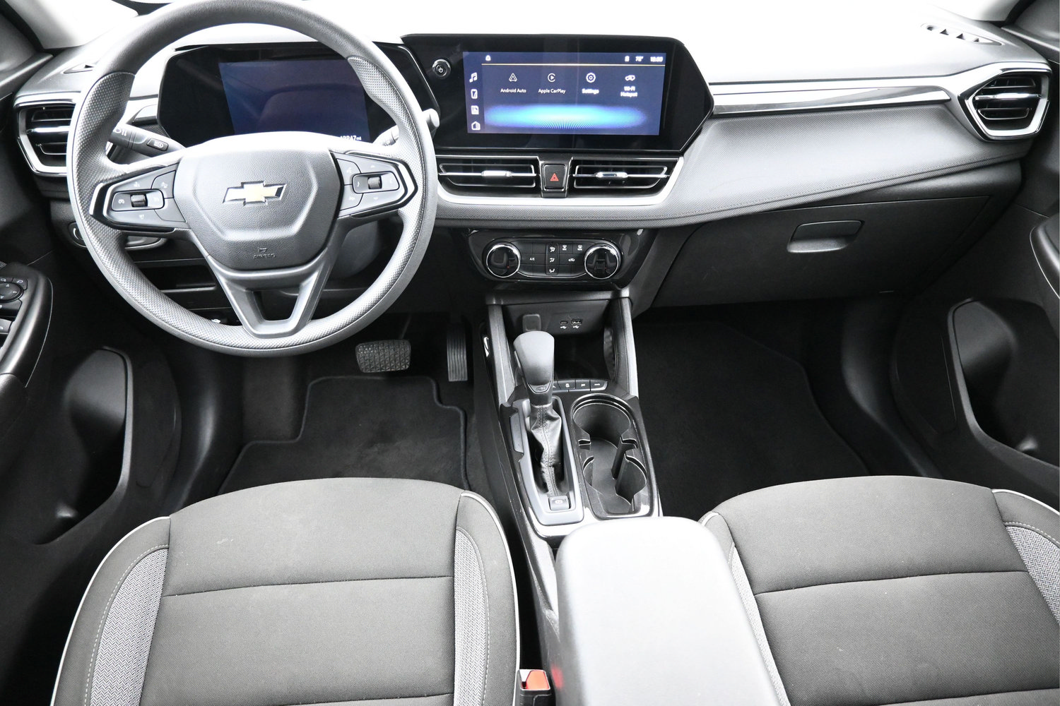 Used 2025 Chevrolet TrailBlazer LT AWD/4WD image 7