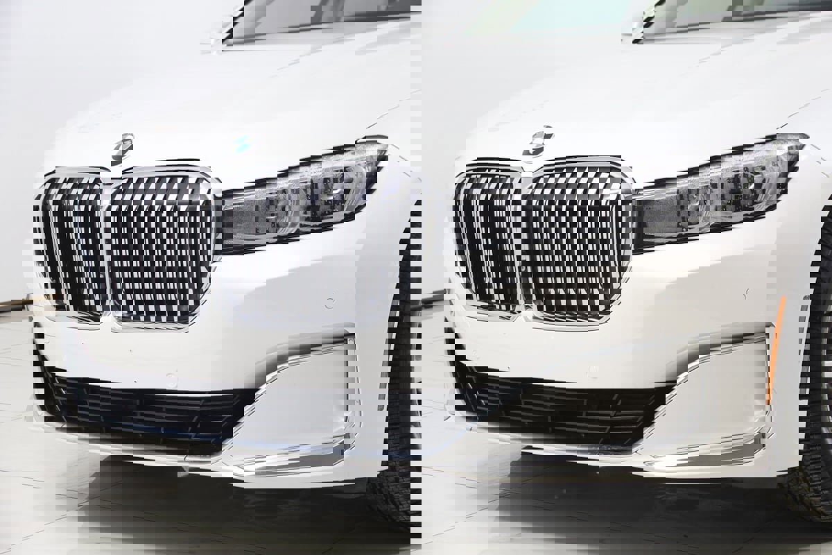 Used 2020 BMW 740i xDrive w/ Cold Weather Package image 65