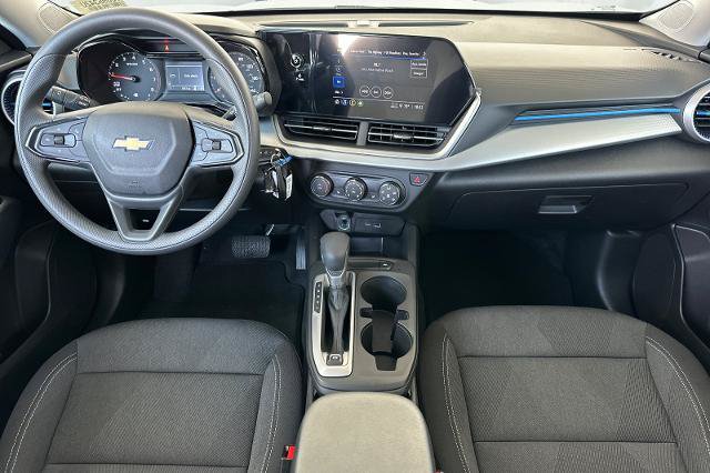 New 2026 Chevrolet Trax LS w/ LS Convenience Package FWD image 16