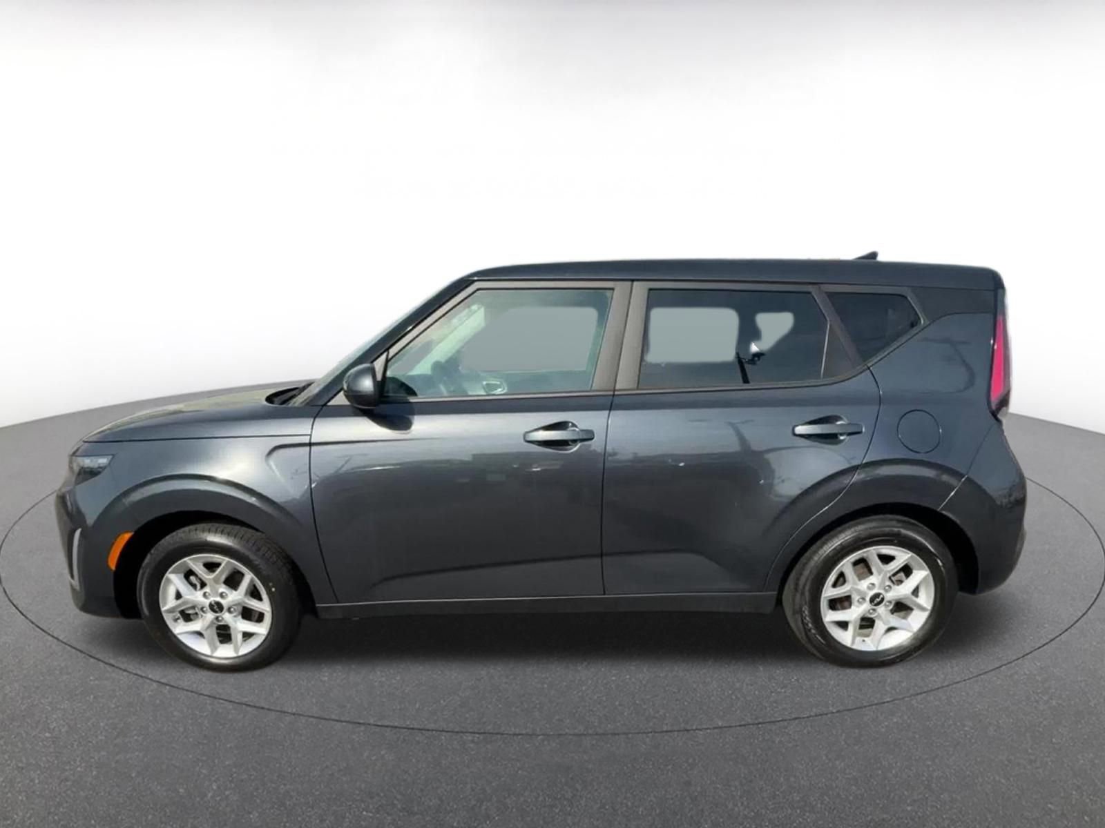 Used 2025 Kia Soul LX w/ LX Technology Package image 9