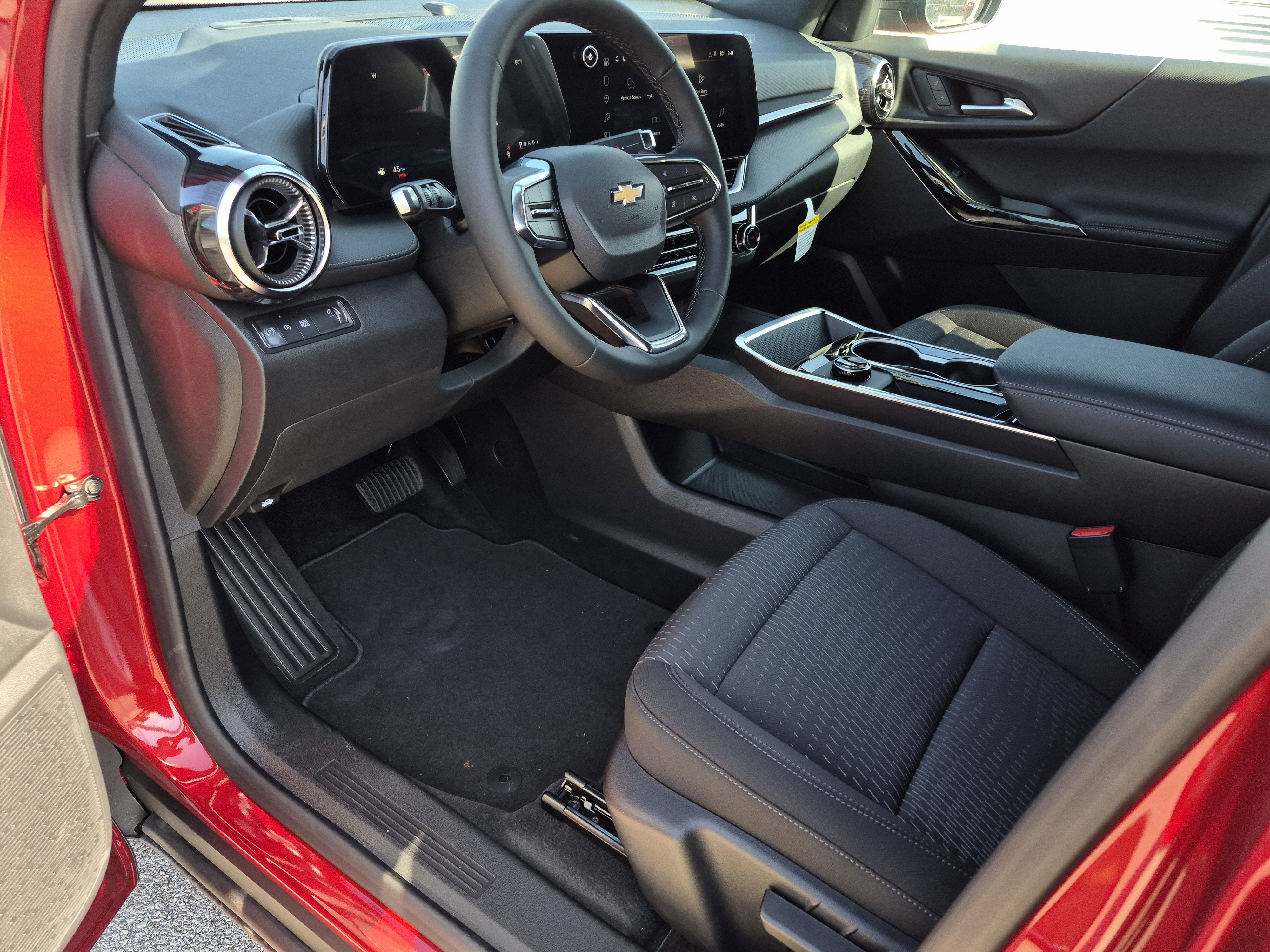 New 2026 Chevrolet Equinox LT w/ Safety and Technology Package FWD image 6
