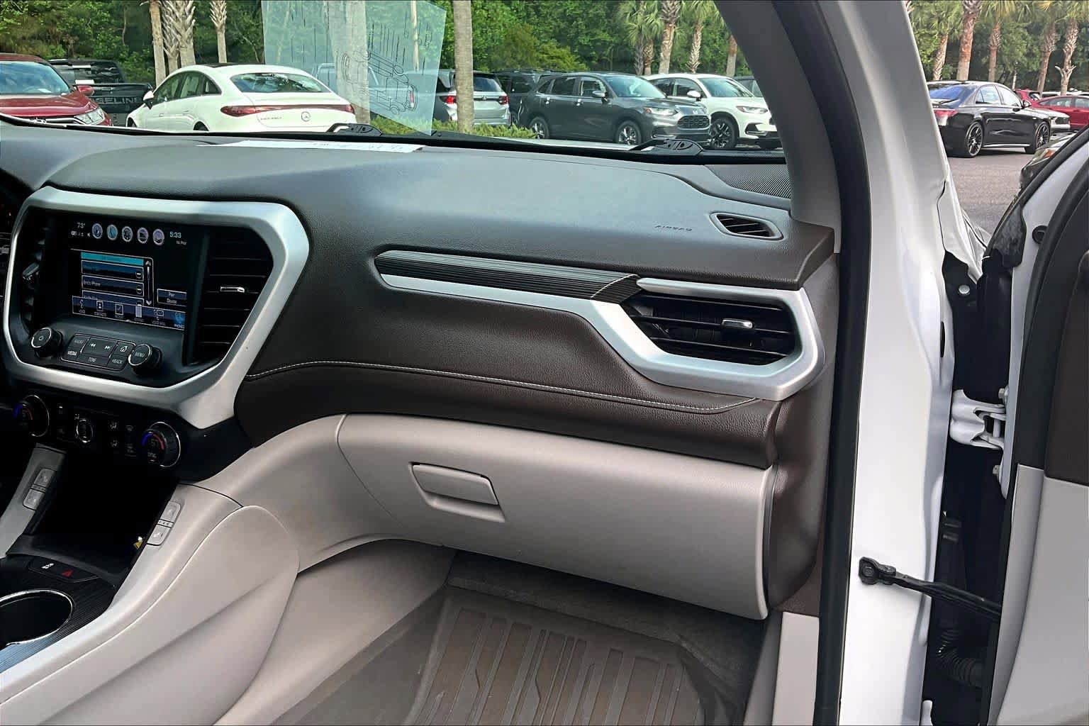 Used 2019 GMC Acadia SLT FWD image 18