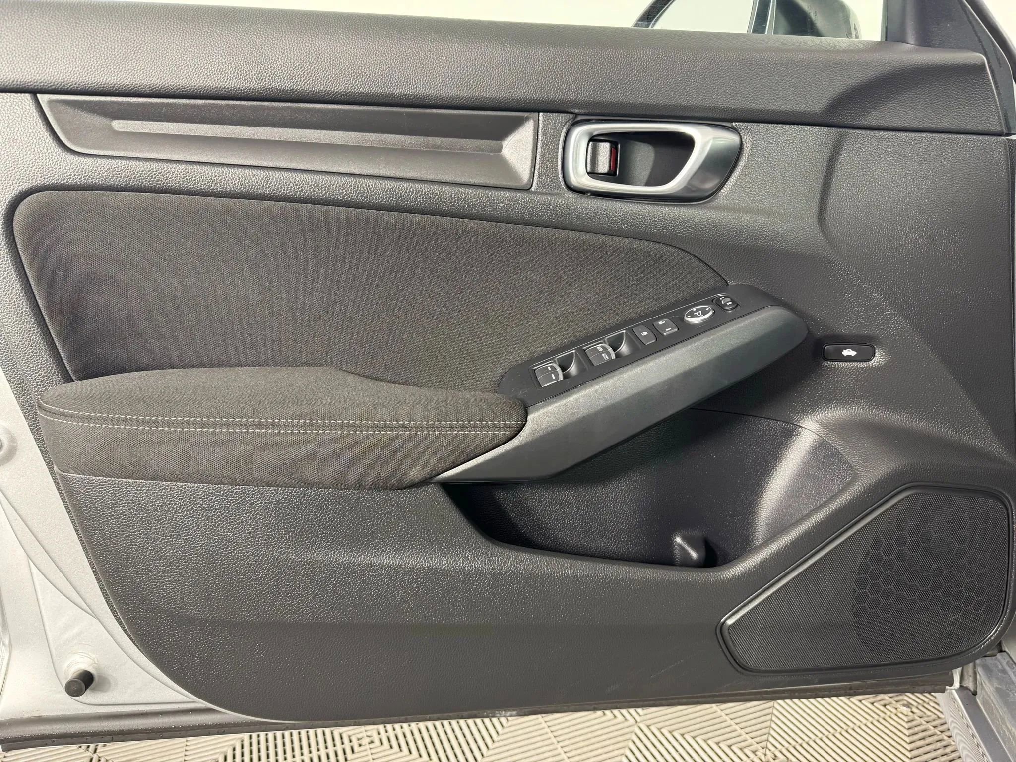 Used 2025 Honda Civic Sport image 36