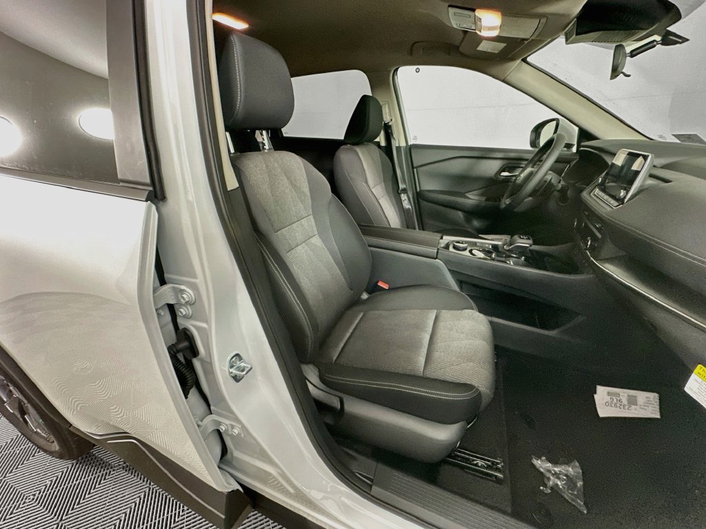 New 2027 Nissan Rogue SV w/ Cold Weather Package AWD/4WD image 35