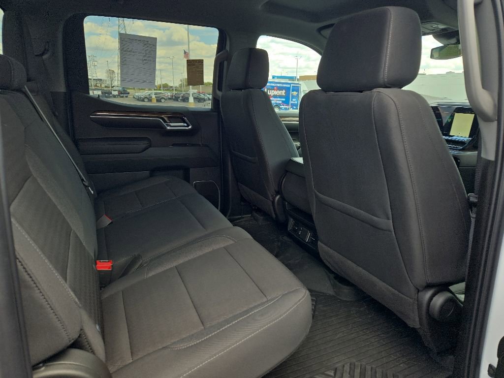 Used 2024 Chevrolet Silverado 1500 LT AWD/4WD image 16