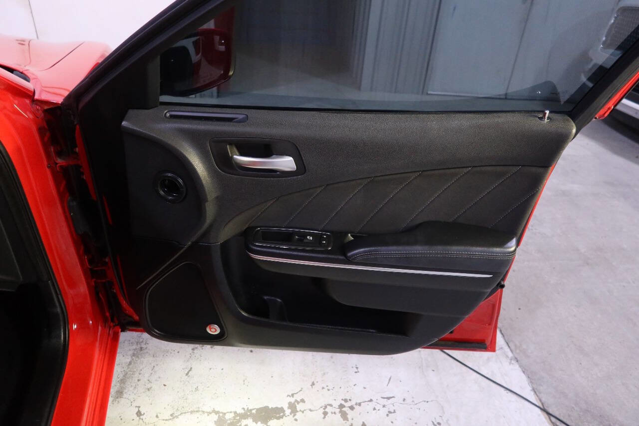 Used 2017 Dodge Charger SXT w/ Rallye Group image 30