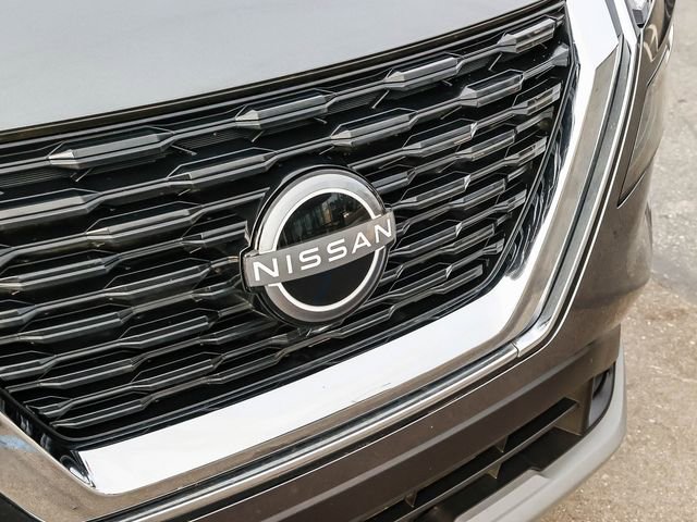 Used 2023 Nissan Rogue S image 11
