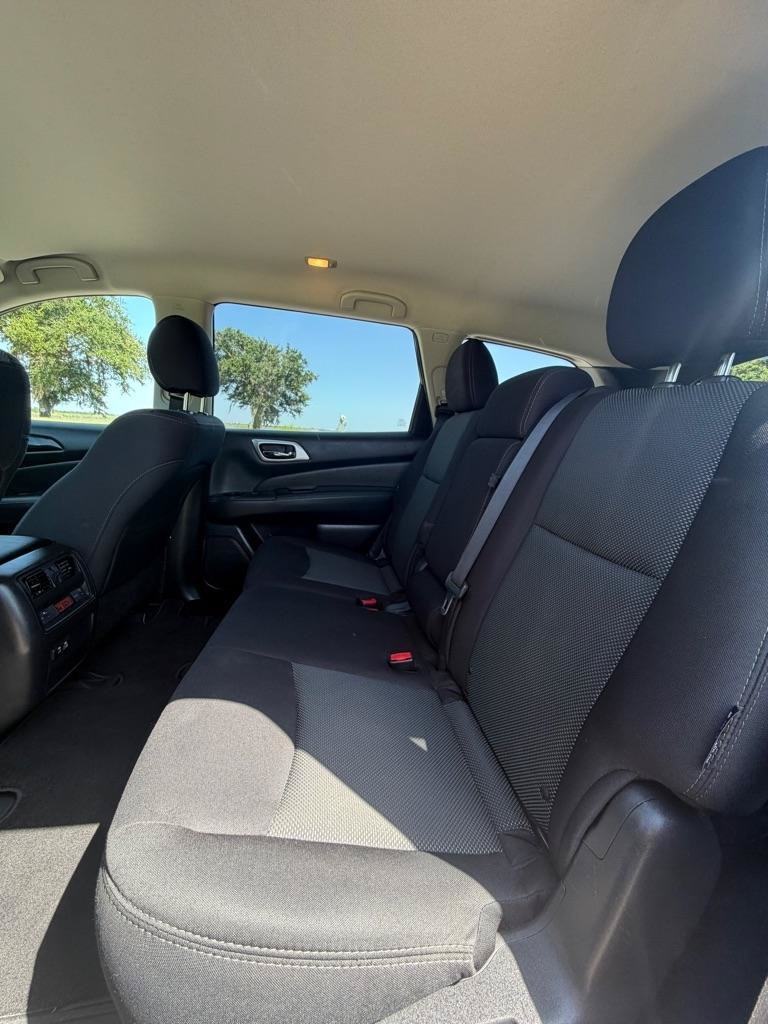 Used 2019 Nissan Pathfinder S FWD image 12