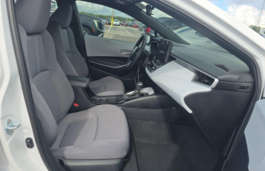 Used 2025 Toyota Corolla SE FWD image 9