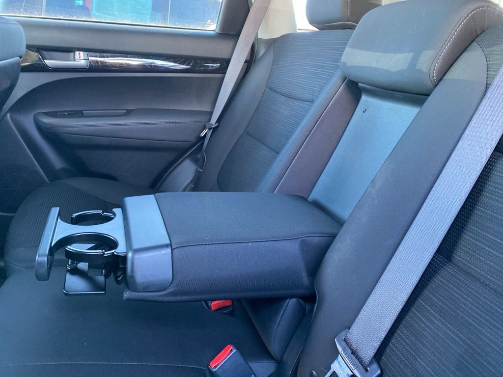 Used 2015 Kia Sorento LX image 29