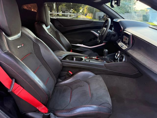 Used 2017 Chevrolet Camaro ZL1 image 10