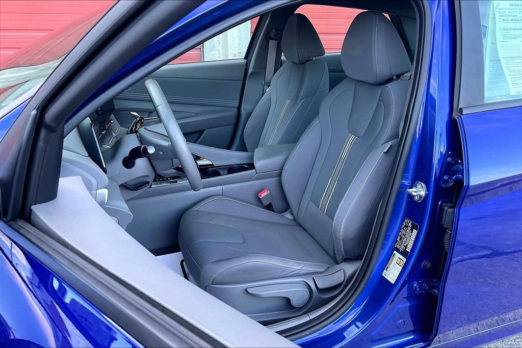 Used 2023 Hyundai Elantra SEL w/ Convenience Package image 24
