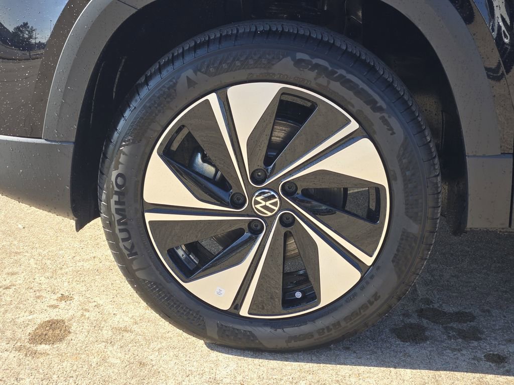 New 2026 Volkswagen Taos SE image 10