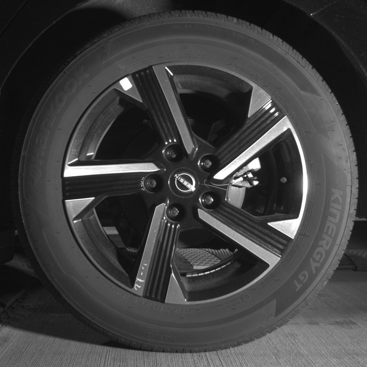 Used 2025 Nissan Sentra SV image 14