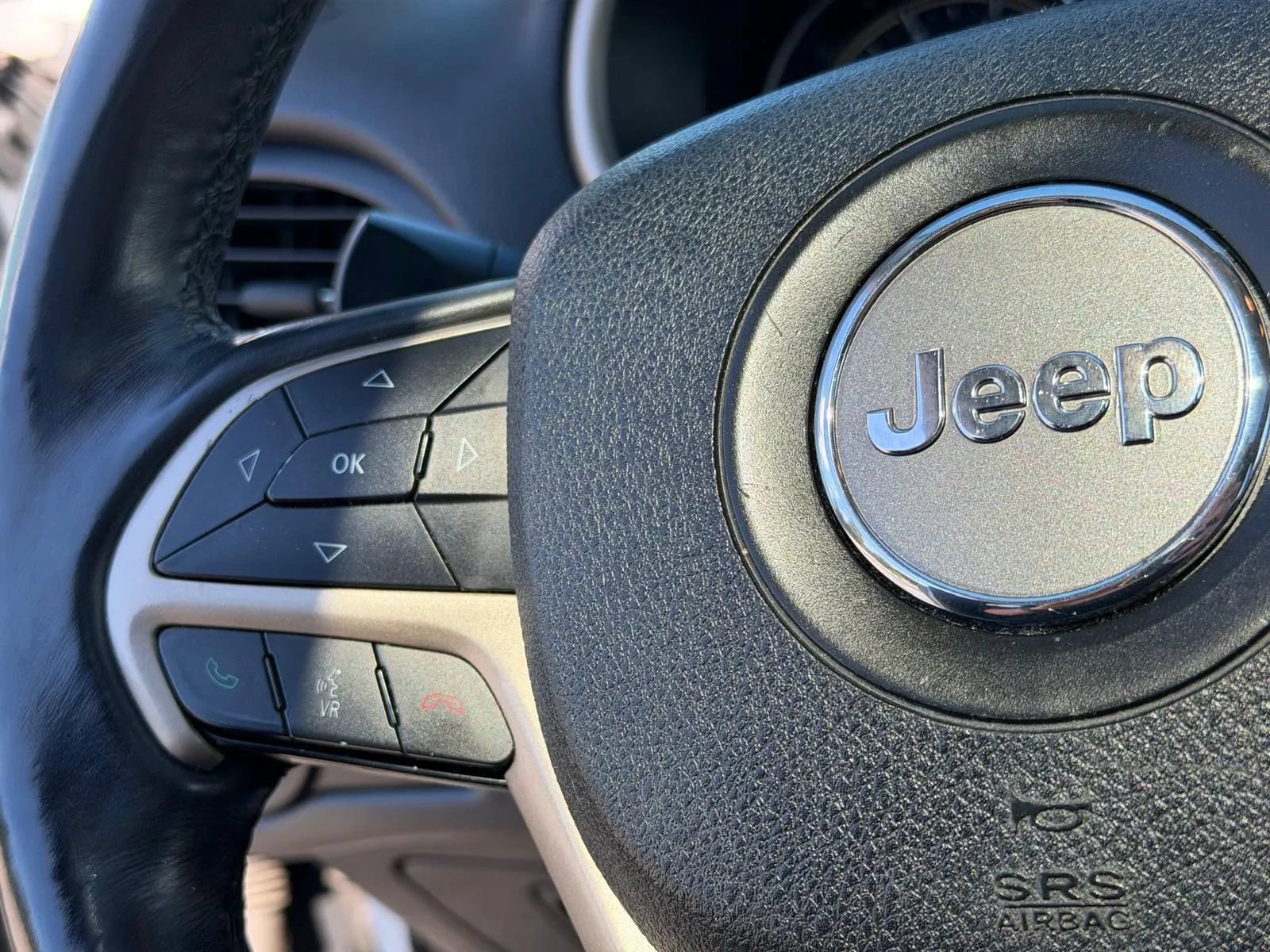 Used 2015 Jeep Cherokee Latitude w/ Comfort/Convenience Group FWD image 15