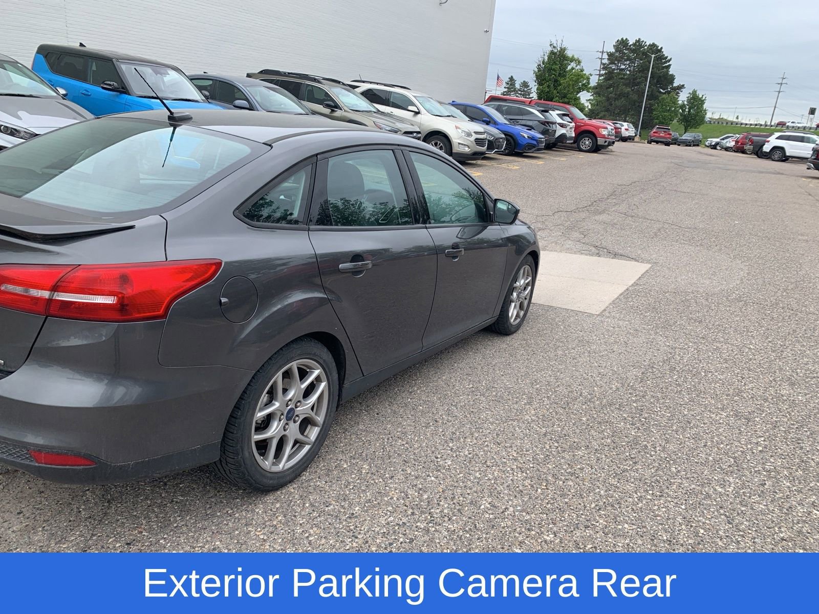 Used 2015 Ford Focus SE w/ Equipment Group 201A FWD image 5