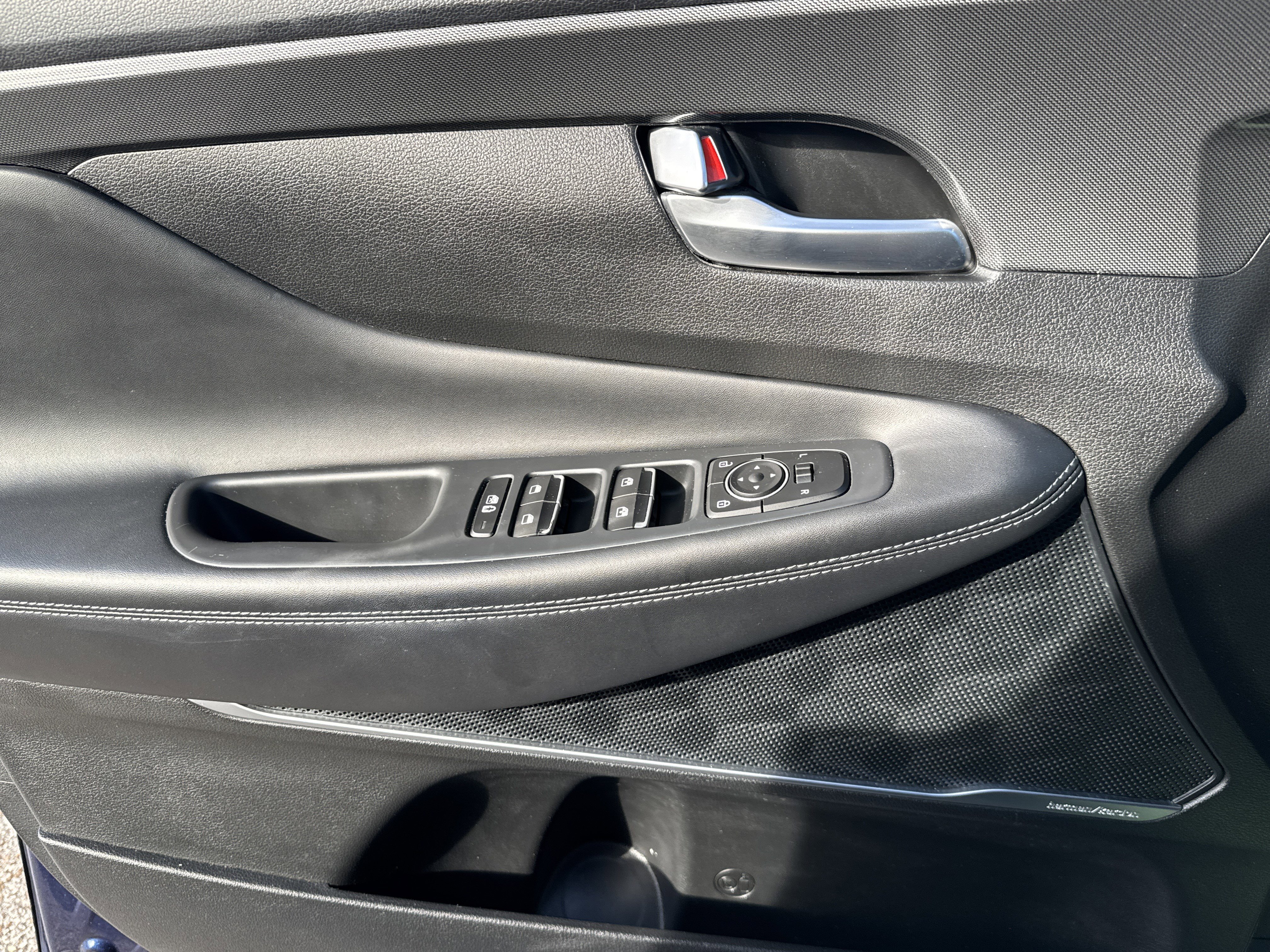 Used 2020 Hyundai Santa Fe Limited image 15