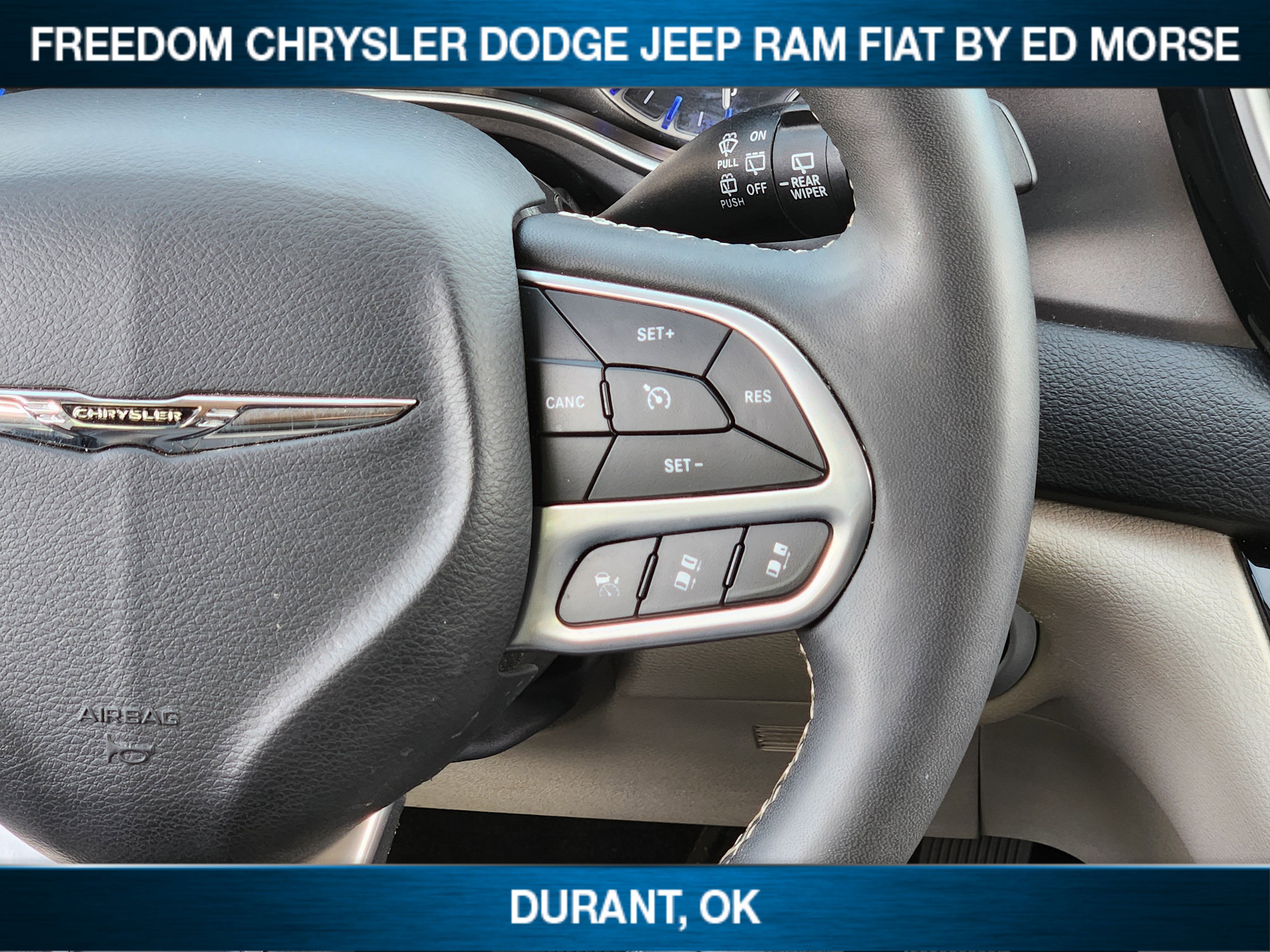 Used 2024 Chrysler Pacifica Touring-L image 21